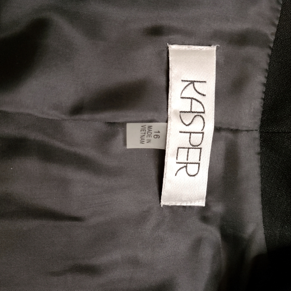 Blazer - Picture 3 of 3
